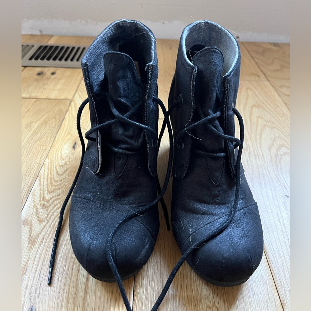 Maurice’s Booties, size 8